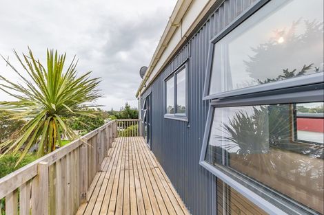 Photo of property in 32 Himatangi Street, Himatangi Beach, Foxton, 4891
