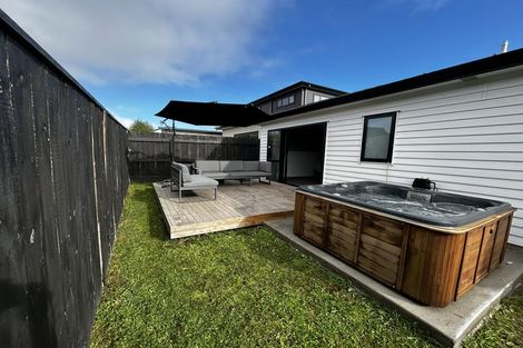 Photo of property in 33 Makete Crescent, Hobsonville, Auckland, 0618