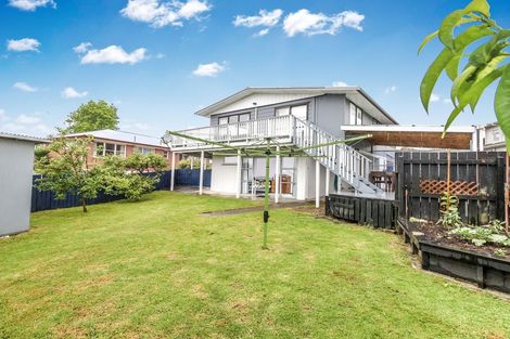 Photo of property in 44 Hartley Terrace, Massey, Auckland, 0614