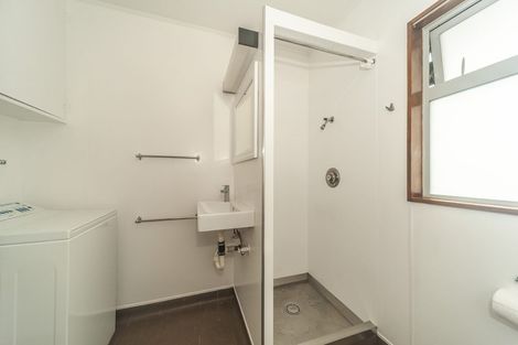 Photo of property in 5 Mataroa Avenue, Northland, Wellington, 6012