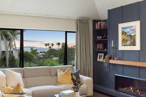 Photo of property in 83b William Bayes Place, Red Beach, 0932
