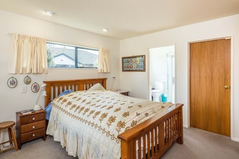 Photo of property in 8 Leigh Place, Paraparaumu Beach, Paraparaumu, 5032