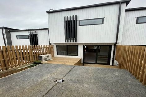 Photo of property in 23u4 Middleton Road, Johnsonville, Wellington, 6037