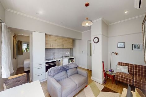 Photo of property in Fountain Court, 48u2 Oriental Parade, Oriental Bay, Wellington, 6011