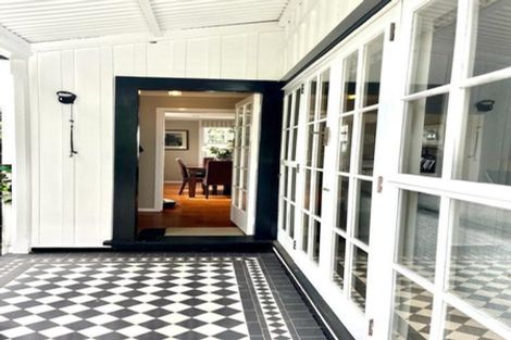 Photo of property in 11 Pendarves Street, New Plymouth, 4310