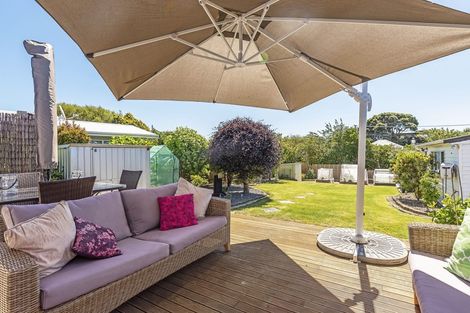 Photo of property in 18 Teoti Street, Paraparaumu Beach, Paraparaumu, 5032