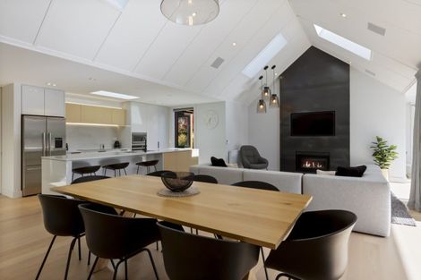 Photo of property in 2 Owen Marshall Lane, Arrowtown, 9371