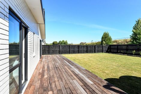 Photo of property in 33 Overton Street, Rototuna North, 3210