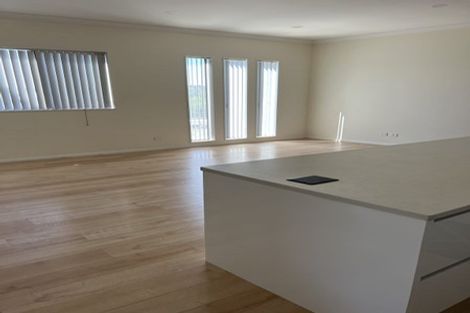 Photo of property in 12 Te Awa Place, Red Beach, 0932