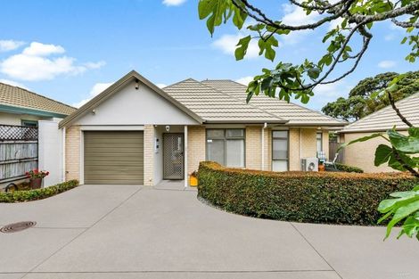 Photo of property in 27 Riverstone Road, Te Atatu Peninsula, Auckland, 0610