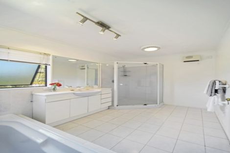Photo of property in 93a Botany Road, Botany Downs, Auckland, 2010