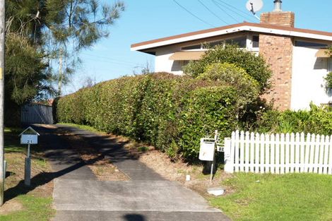 Photo of property in 21 Litten Road, Cockle Bay, Auckland, 2014