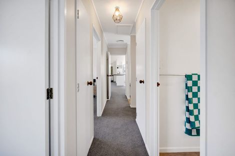 Photo of property in 13 Warwick Road, Stratford, 4332