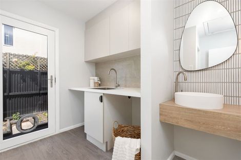 Photo of property in 112 Hamilton Avenue, Ilam, Christchurch, 8041