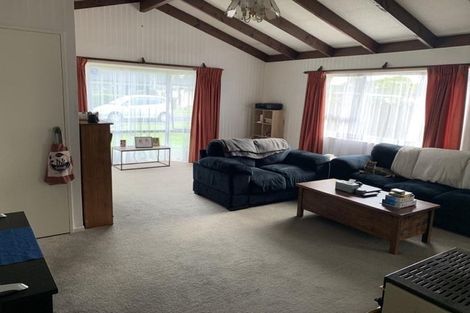 Photo of property in 8 Zenith Place, Conifer Grove, Takanini, 2112
