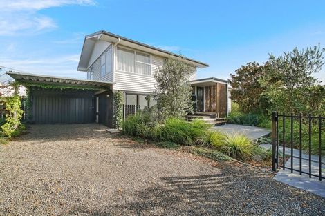 Photo of property in 36 Rewarewa Road, Te Atatu Peninsula, Auckland, 0610