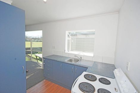 Photo of property in 21 Chilcott Road, Henderson, Auckland, 0612