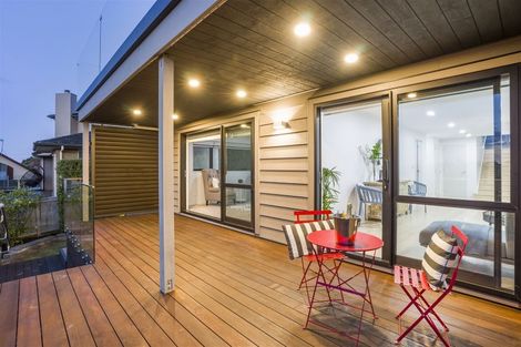 Photo of property in 102b Mellons Bay Road, Mellons Bay, Auckland, 2014