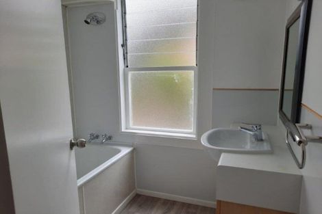 Photo of property in 56 Aikmans Road, Merivale, Christchurch, 8014