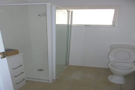 Photo of property in 1/24 Sovereign Place, Glenfield, Auckland, 0629