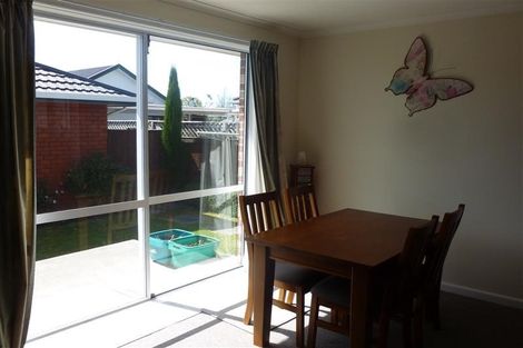 Photo of property in 17 Daniels Road, Redwood, Christchurch, 8051