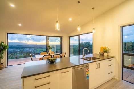 Photo of property in 92 Kotare Street, Waikanae, 5036