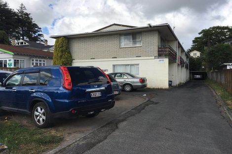 Photo of property in 2/54 Pembroke Street, Hamilton Lake, Hamilton, 3204