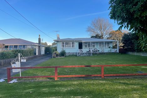 Photo of property in 1 Rewarewa Road, Te Atatu Peninsula, Auckland, 0610