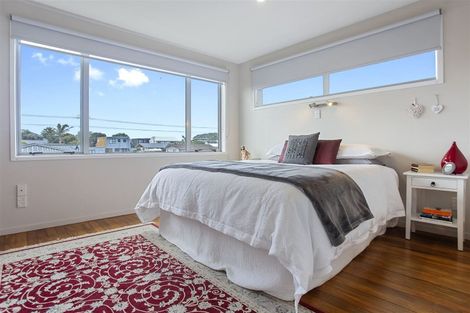 Photo of property in 405b Ocean Road, Whangamata, 3620