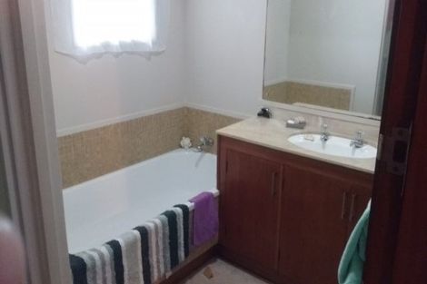 Photo of property in 83 Daffodil Street, Titirangi, Auckland, 0604