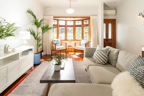 Photo of property in 16 Stafford Street, Mount Victoria, Wellington, 6011