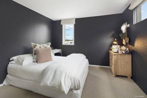 Photo of property in 51 Amesbury Drive, Churton Park, Wellington, 6037