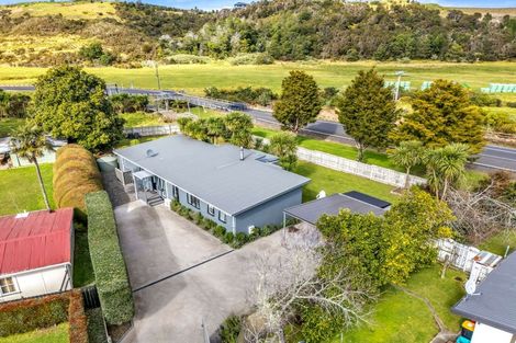 Photo of property in 1a Ocean Beach Road, Tairua, 3508