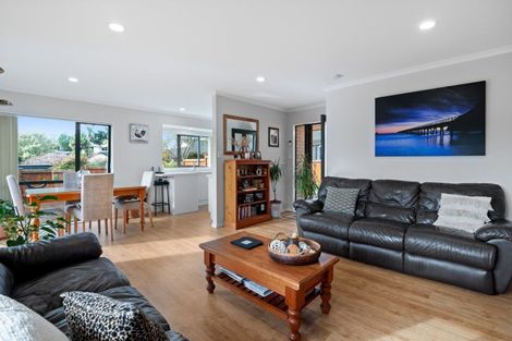 Photo of property in 9 Tom Keven Way, Pukekohe, 2120
