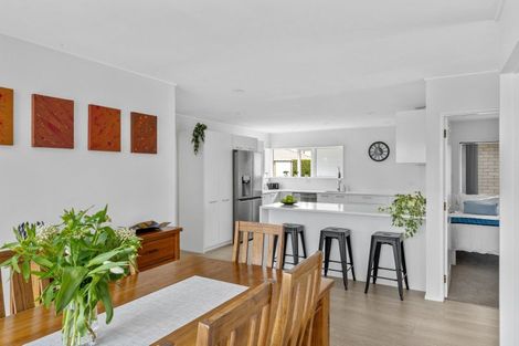 Photo of property in 3 Lakeside Drive, Orewa, 0931