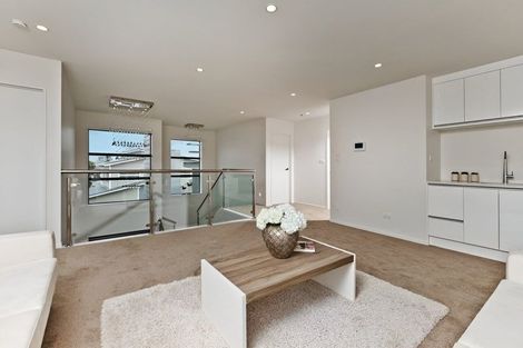 Photo of property in 18 Spyglass Street, Red Beach, 0932