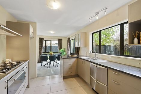 Photo of property in 41 Pentonville Close, Westmorland, Christchurch, 8025