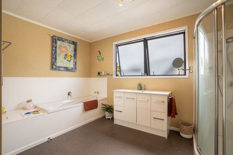Photo of property in 13 Houhere Place, Pukete, Hamilton, 3200