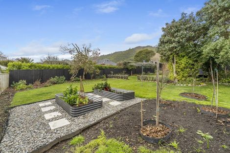 Photo of property in 50 Winara Avenue, Waikanae, 5036