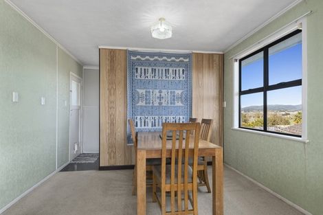 Photo of property in 24 School Road, Te Atatu South, Auckland, 0610
