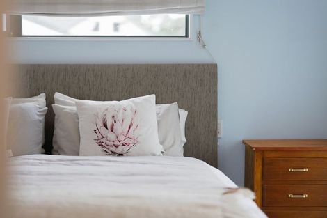 Photo of property in 21 Kanawa Street, Waikanae, 5036