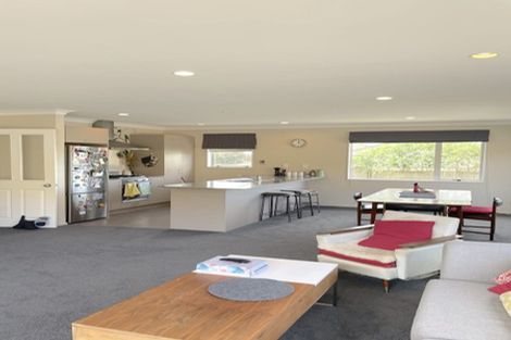 Photo of property in 5 Gifford Grove, Churton Park, Wellington, 6037