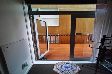 Photo of property in 73 Tiketike Way, Brooklyn, Wellington, 6021