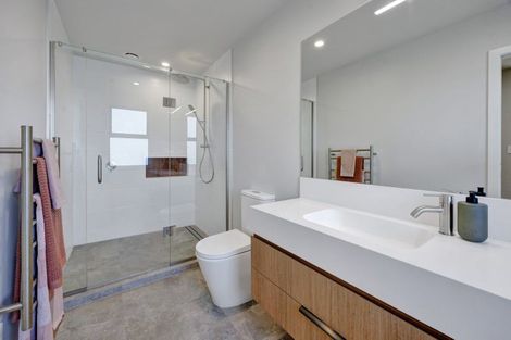 Photo of property in 10 Eliot Street, New Plymouth, 4310