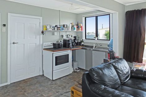 Photo of property in 86 Seabury Avenue, Foxton Beach, Foxton, 4815