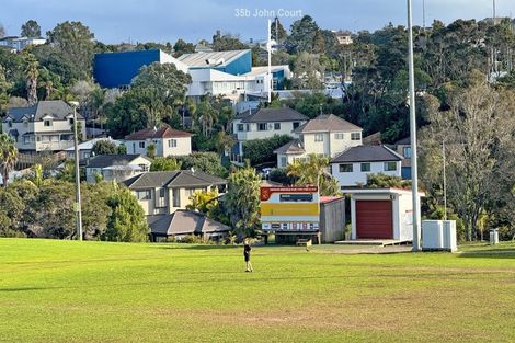 Photo of property in 35 John Court Street, Birkenhead, Auckland, 0626