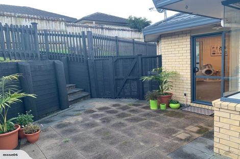 Photo of property in 24 Piper Place, Goodwood Heights, Auckland, 2105