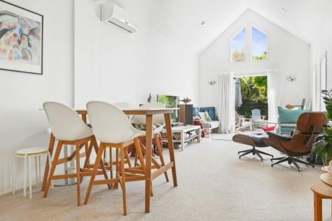 Photo of property in 139 Holly Road, St Albans, Christchurch, 8014