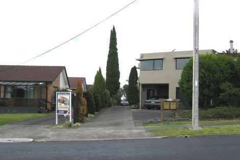 Photo of property in 2/102 East Coast Road, Forrest Hill, Auckland, 0620