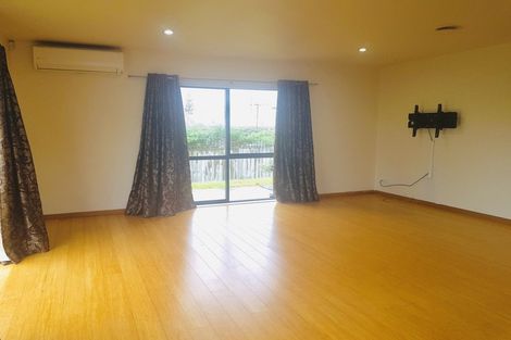 Photo of property in 79a Stanley Road, Glenfield, Auckland, 0629